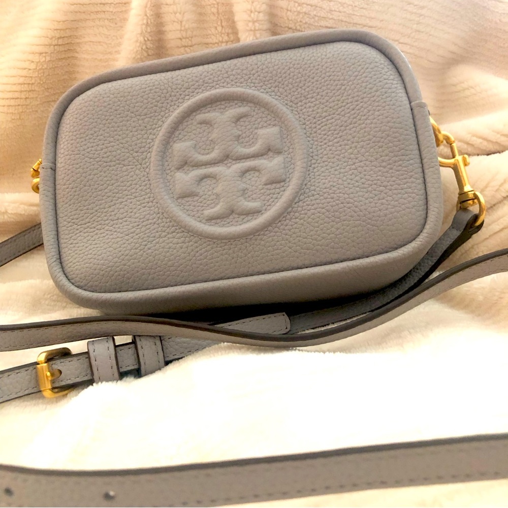 Tory Burch Ladies’ Perry Bombe Mini Bag in Bay Gray